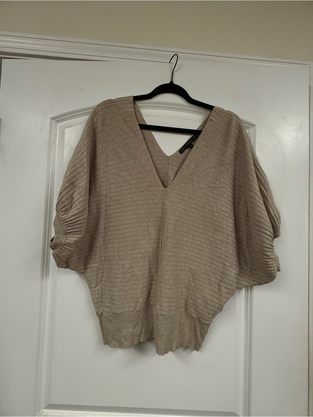 White House Black Market L Taupe Ribbed Dolman Sleeve V-Neck Sweater Top